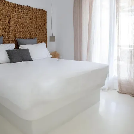 8 Keys Aparthotel 4*