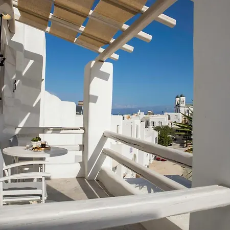 8 Keys Apartahotel Naousa (Paros)
