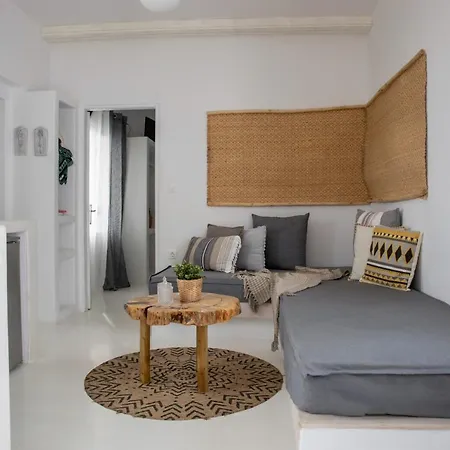 Apartahotel 8 Keys Naousa (Paros)
