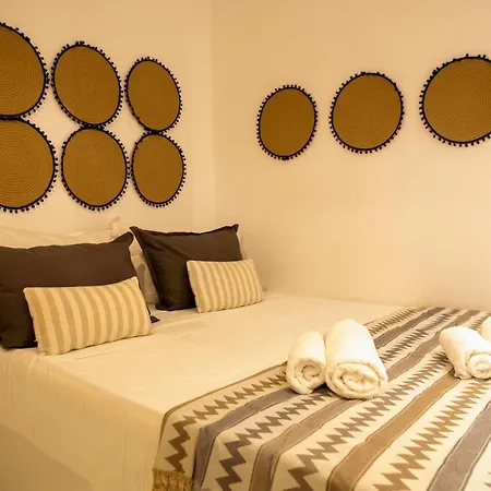 8 Keys Apartahotel