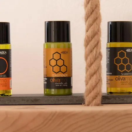 8 Keys Naousa (Paros)